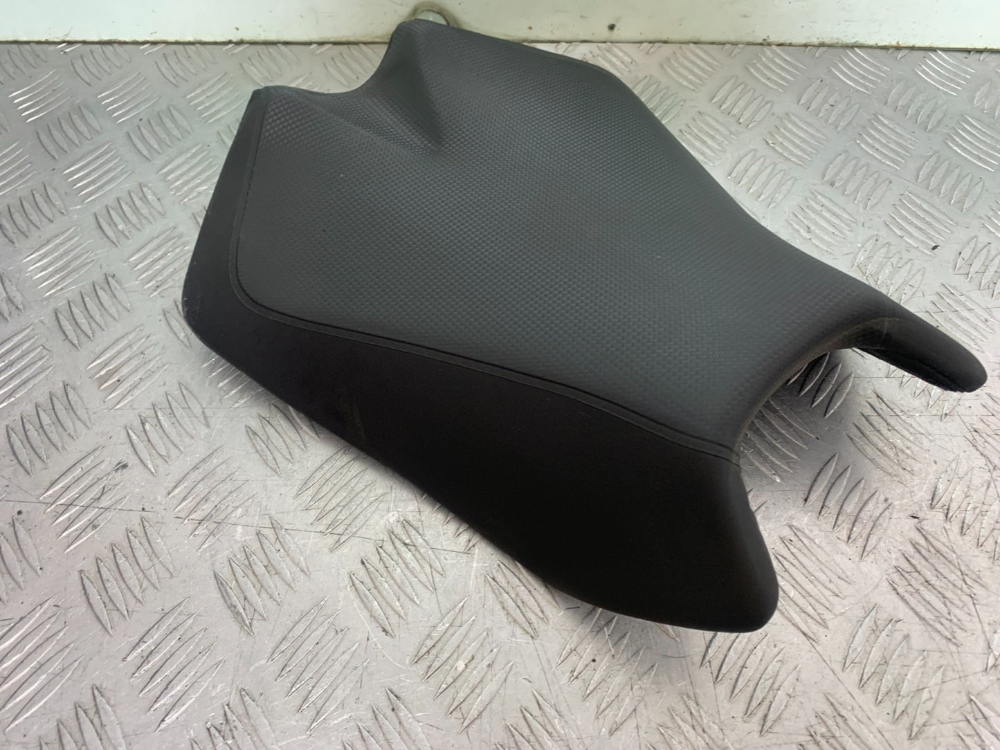 APRILIA TUONO 1000 V4R FRONT SEAT   YEAR 2011-13  (CMB1331)