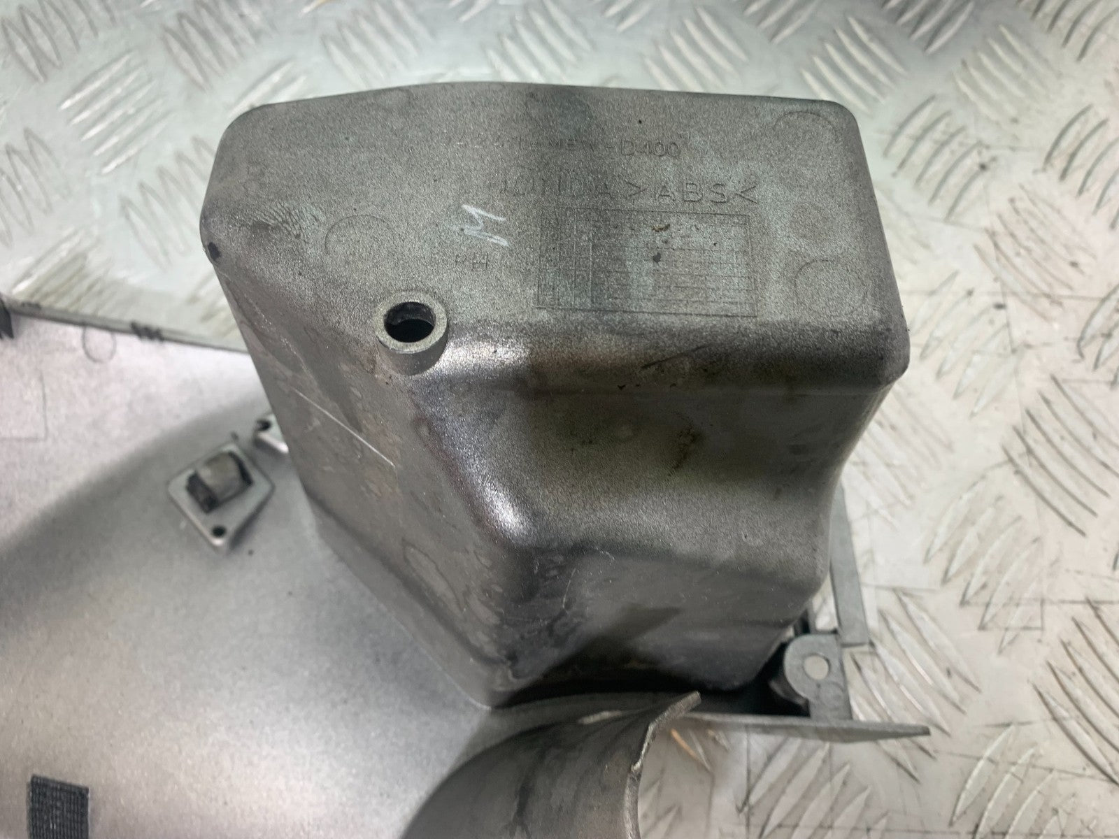 HONDA NT 700 V DEAUVILLE RIGHT POCKET  YEAR 2006-2011 (CMB1211)
