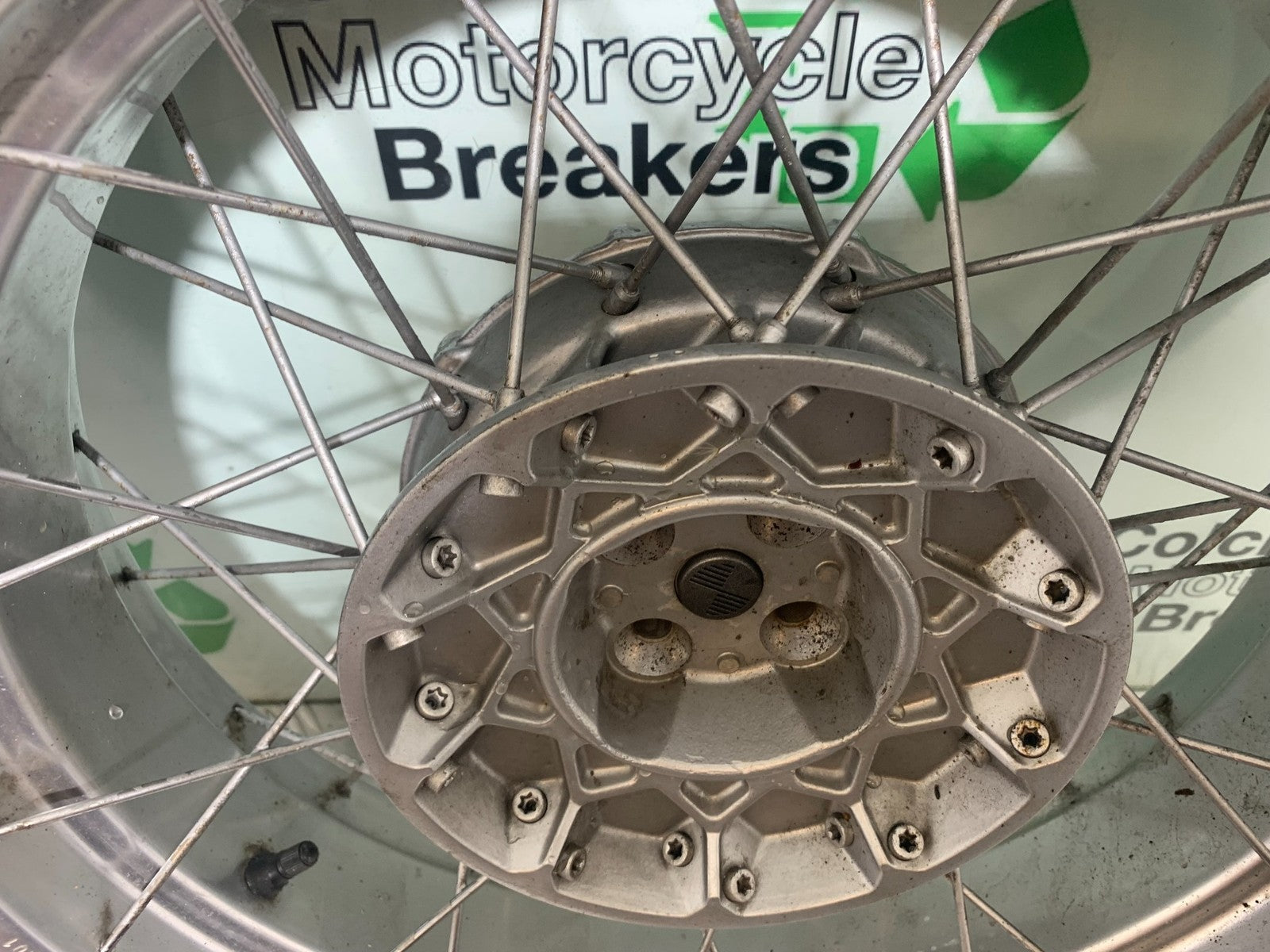 BMW R850 R R850R REAR WHEEL  (NEW TYRE) YEAR 1994-2002 (CMB1170)