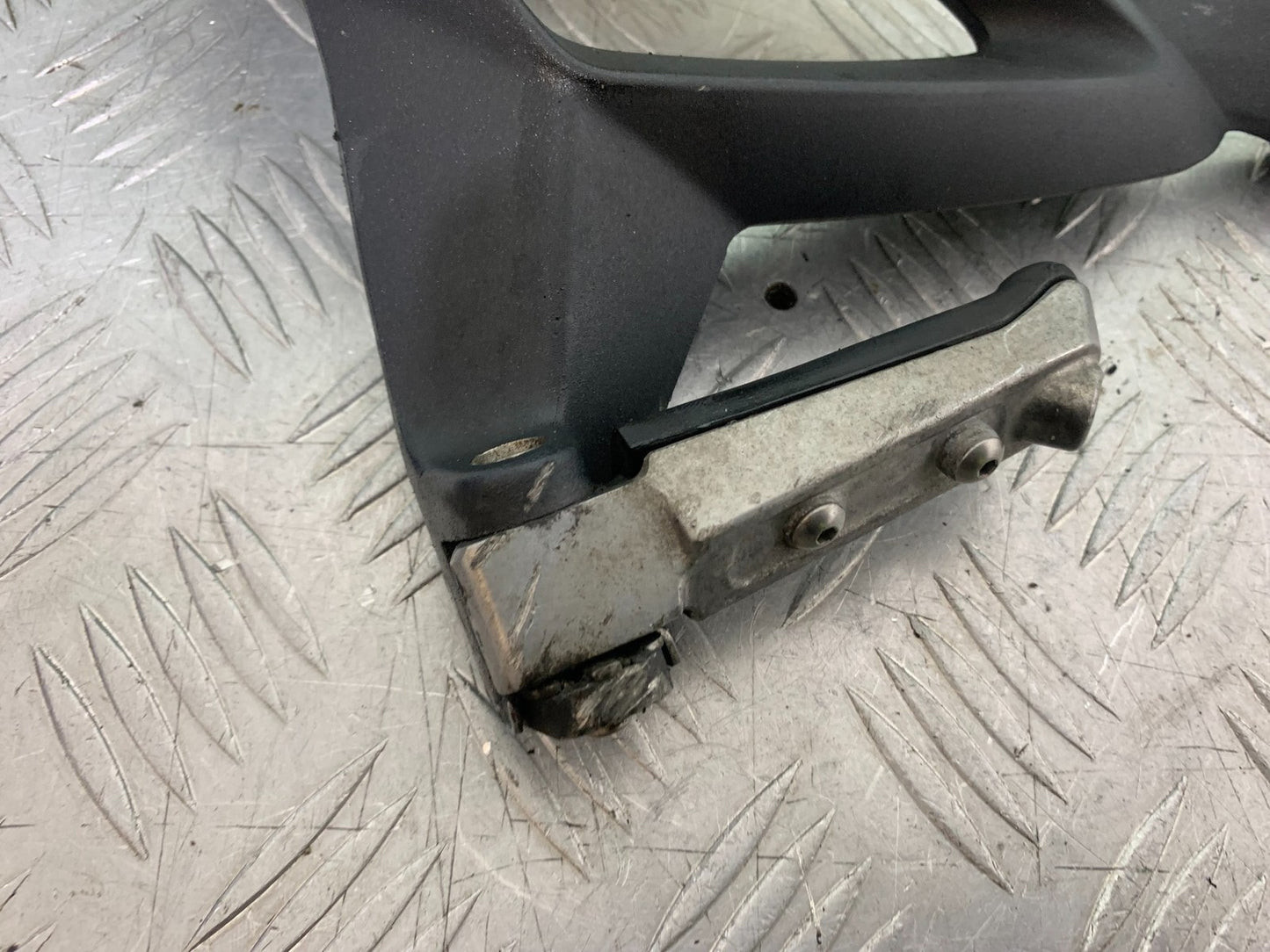 TRIUMPH 1050 SPRINT GT LEFT REAR HANGER AND PEG  YEAR 2010-2016 (CMB1250)
