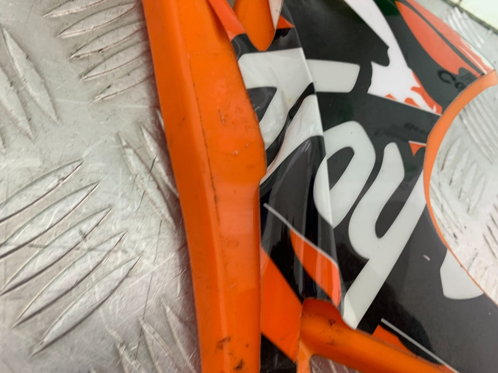 QINGQI QM125 GY-2B LEFT TANK COWL  YEAR 2016 (CMB1228)