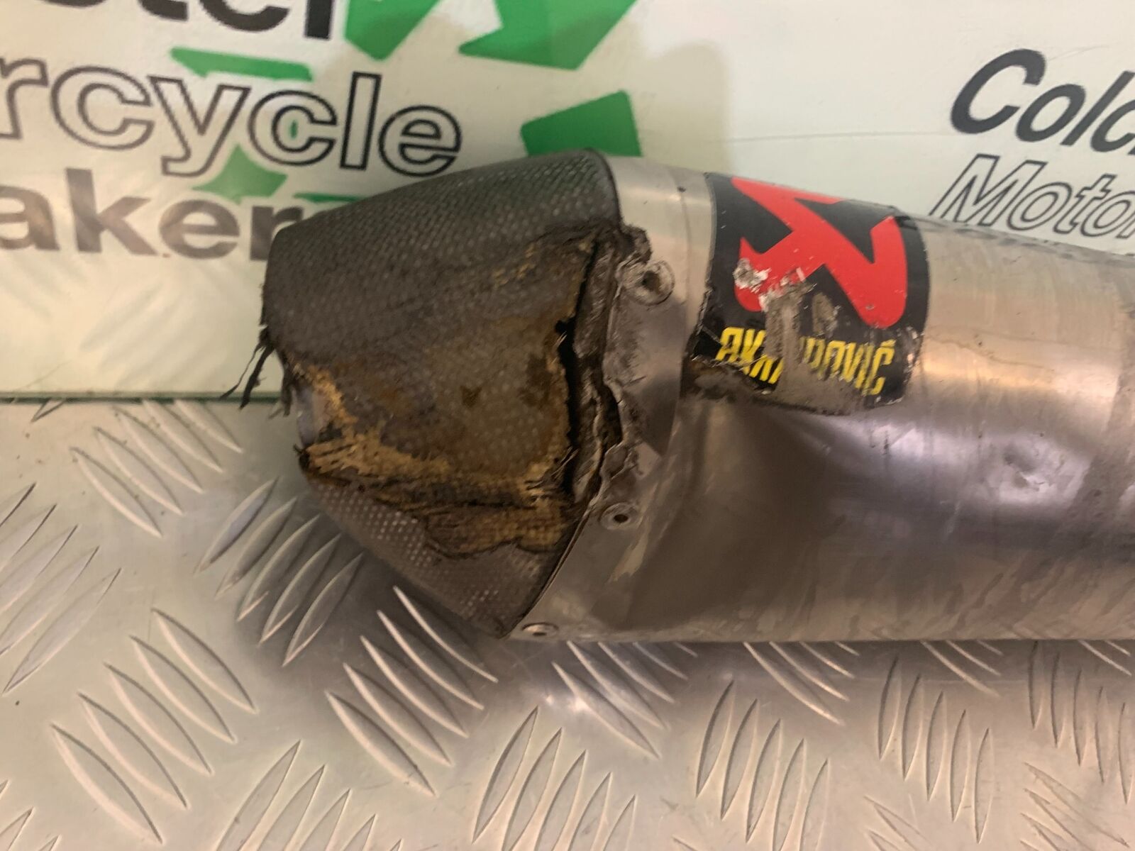 HONDA CBR1000 rr FIREBLADE AKRAPOVIC EXHAUST (DAMAGED ) 2008-2011 (STOCK 986)