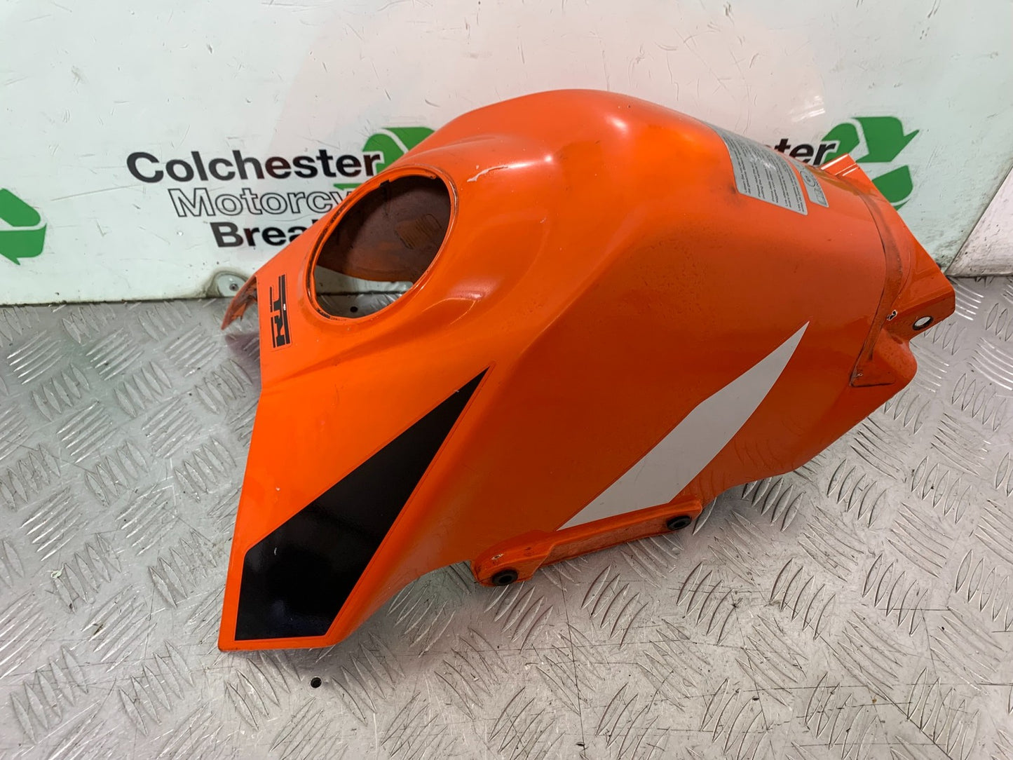 KTM RC125 RC 125 PETROL TANK COVER  YEAR 2017-2022 (CMB 1244)