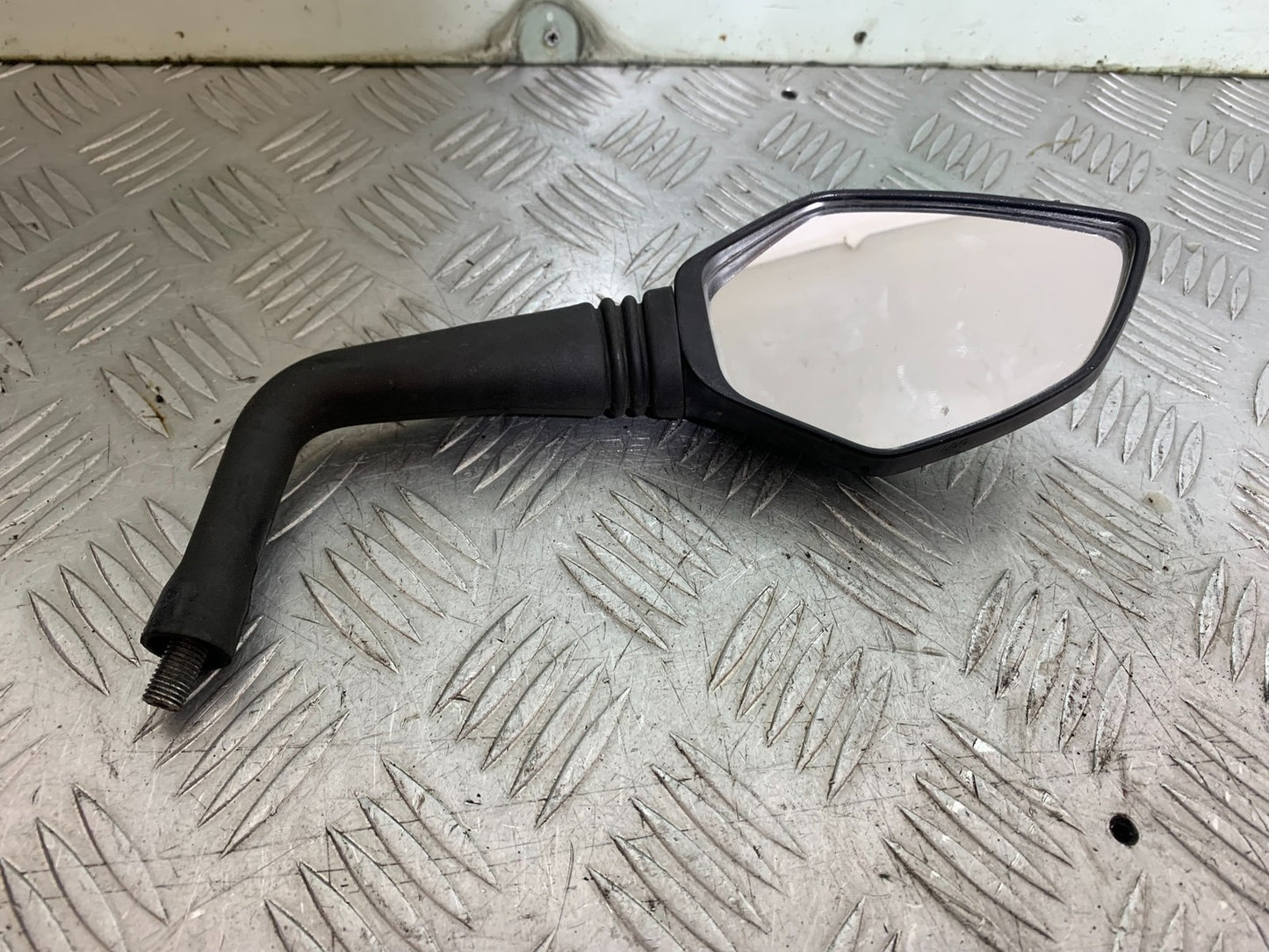KTM DUKE 125 RIGHT MIRROR  YEAR 2012-2016 (CMB1317)