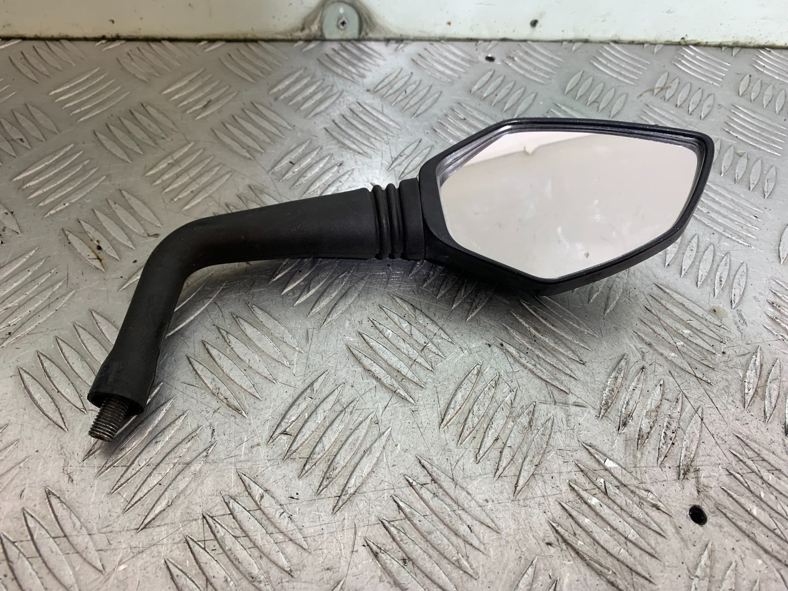 KTM DUKE 125 RIGHT MIRROR  YEAR 2012-2016 (CMB1317)