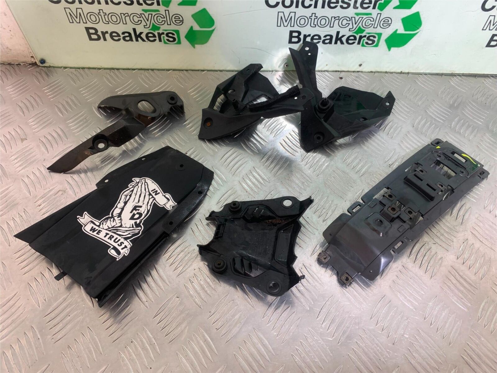 YAMAHA MT07 MT-07 INFILL PANELS  YEAR 2014 (STOCK 995)