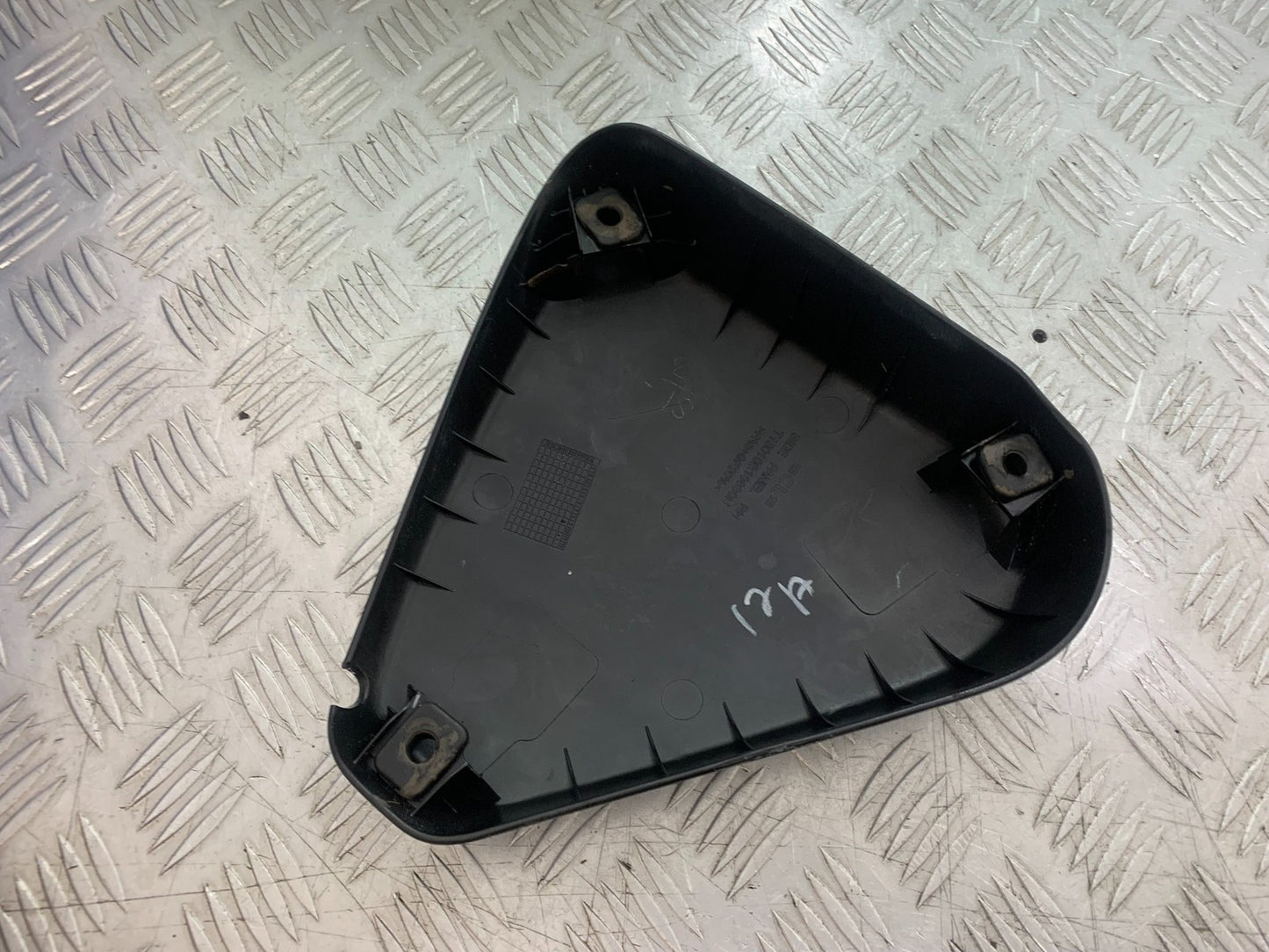 BSA 650 GOLD STAR RIGHT SEAT PANEL YEAR 2022-2025 (CMB1262)