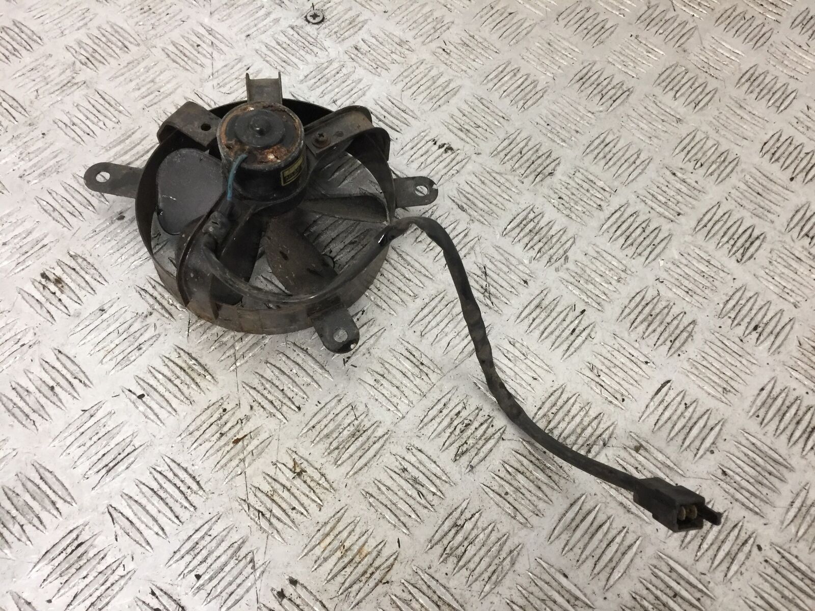 SUZUKI AN 250 BURGMAN RADIATOR FAN YEAR 1999  (STOCK 881)