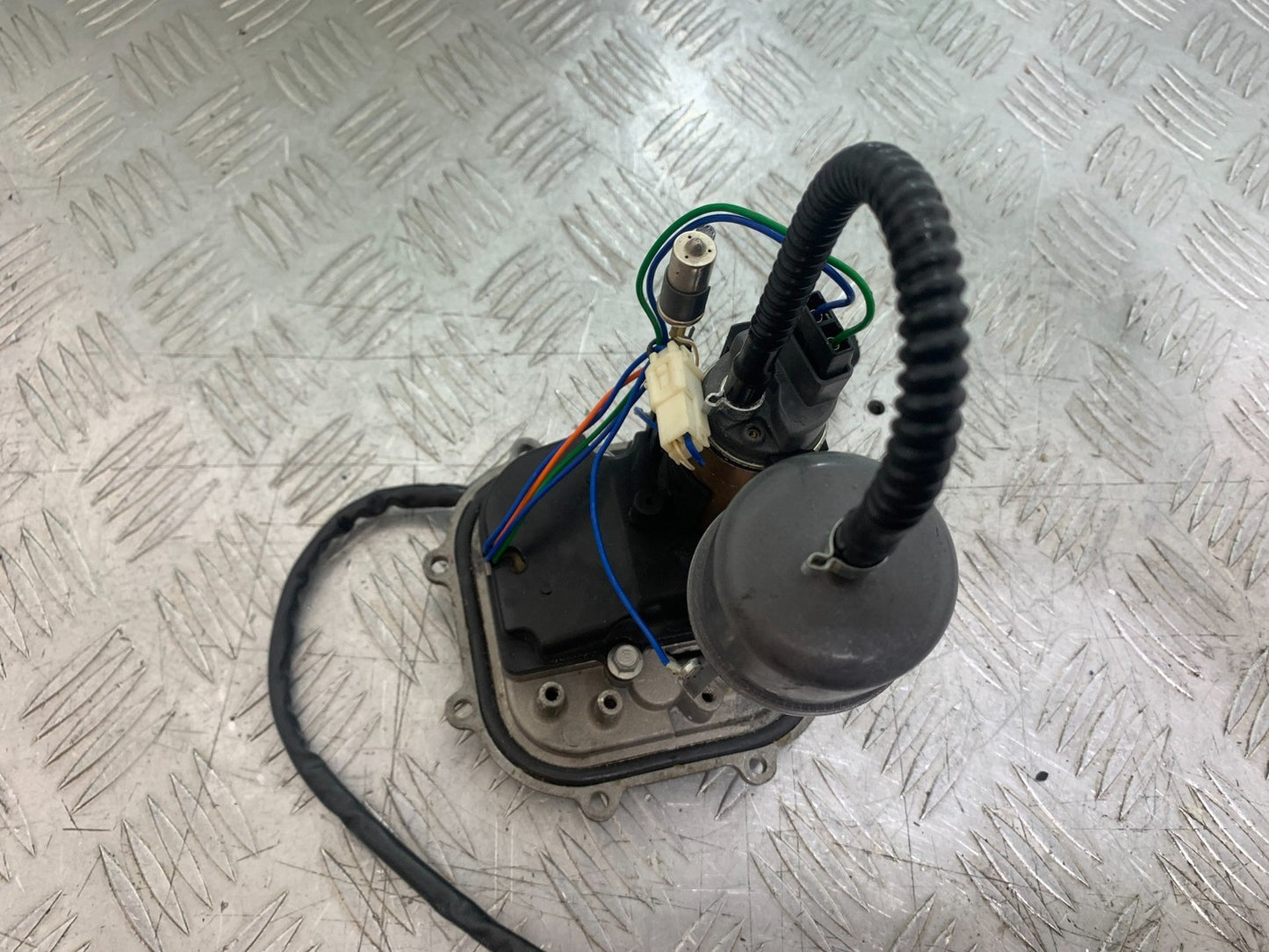 APRILIA RSV1000 R FACTORY MILLE PETROL PUMP  2004-09 (CMB1203)