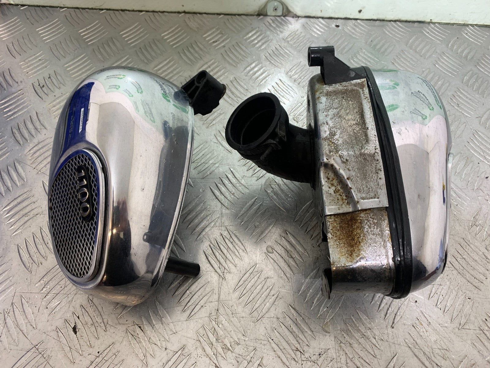 YAMAHA XV1100 XV 1100 VIRAGO LEFT AND RIGHT SIDE PODS  1990-1999 (CMB1243)