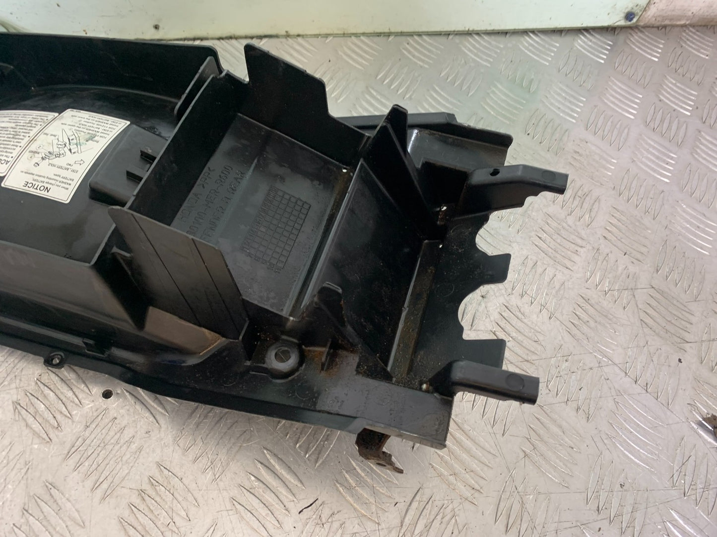 HONDA CBF600 CBF 600 UNDERTRAY    YEAR 2004 -07 (CMB1247)