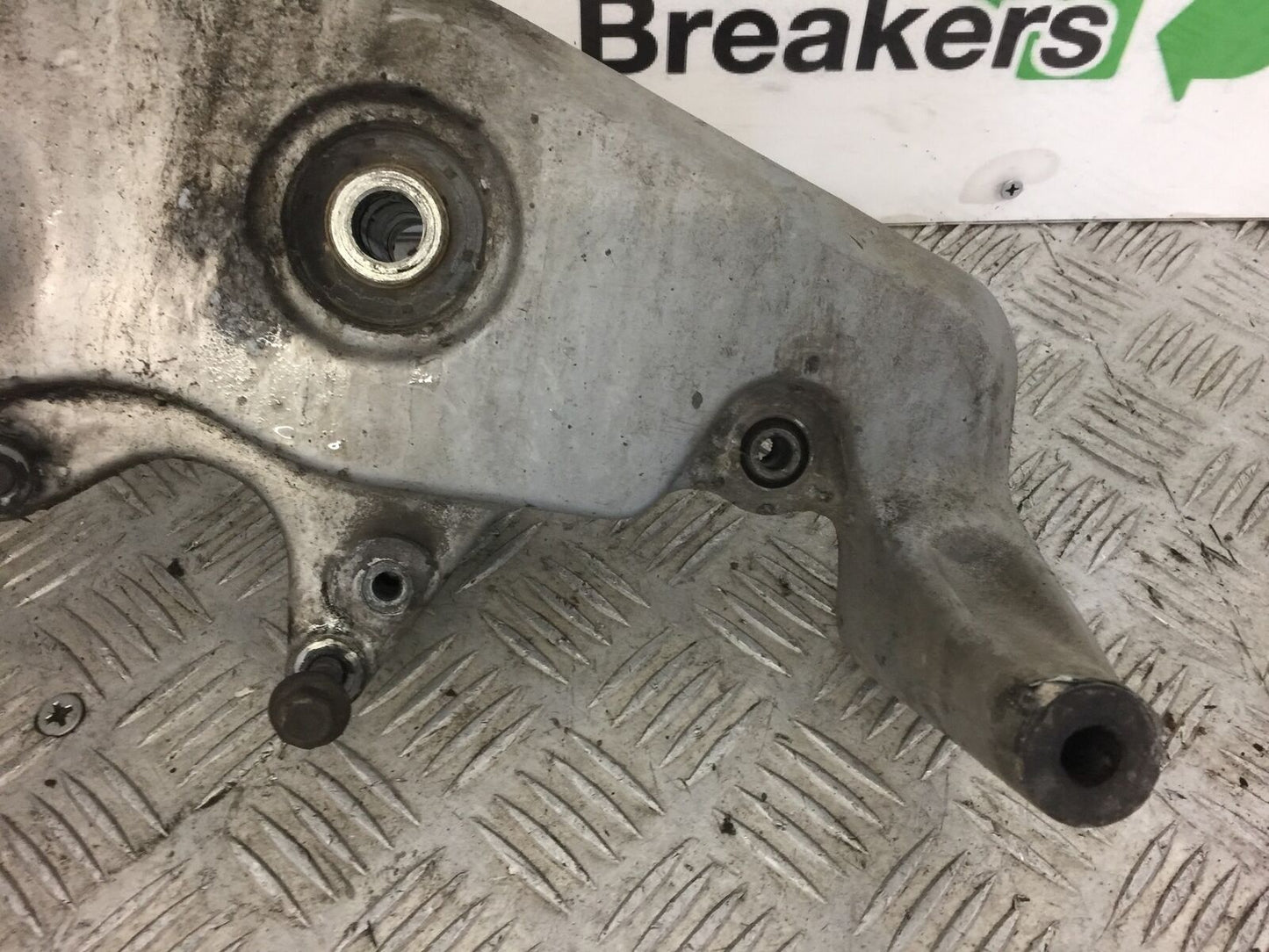 YAMAHA XMAX 125 XMAX-125 EXHAUST BRACKET   YEAR 2011