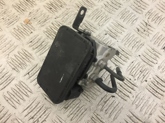 TRIUMPH 675 STREET TRIPLE FRONT ABS PUMP  YEAR 2016 (STOCK 674)