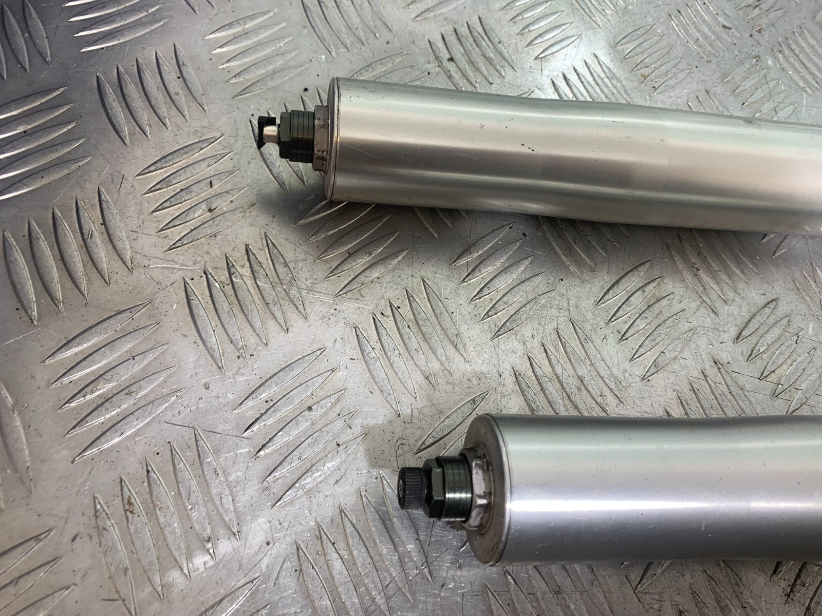 KAWASAKI GTR1400 GTR 1400 FORKS   YEAR 2007-2009 (CMB1174)