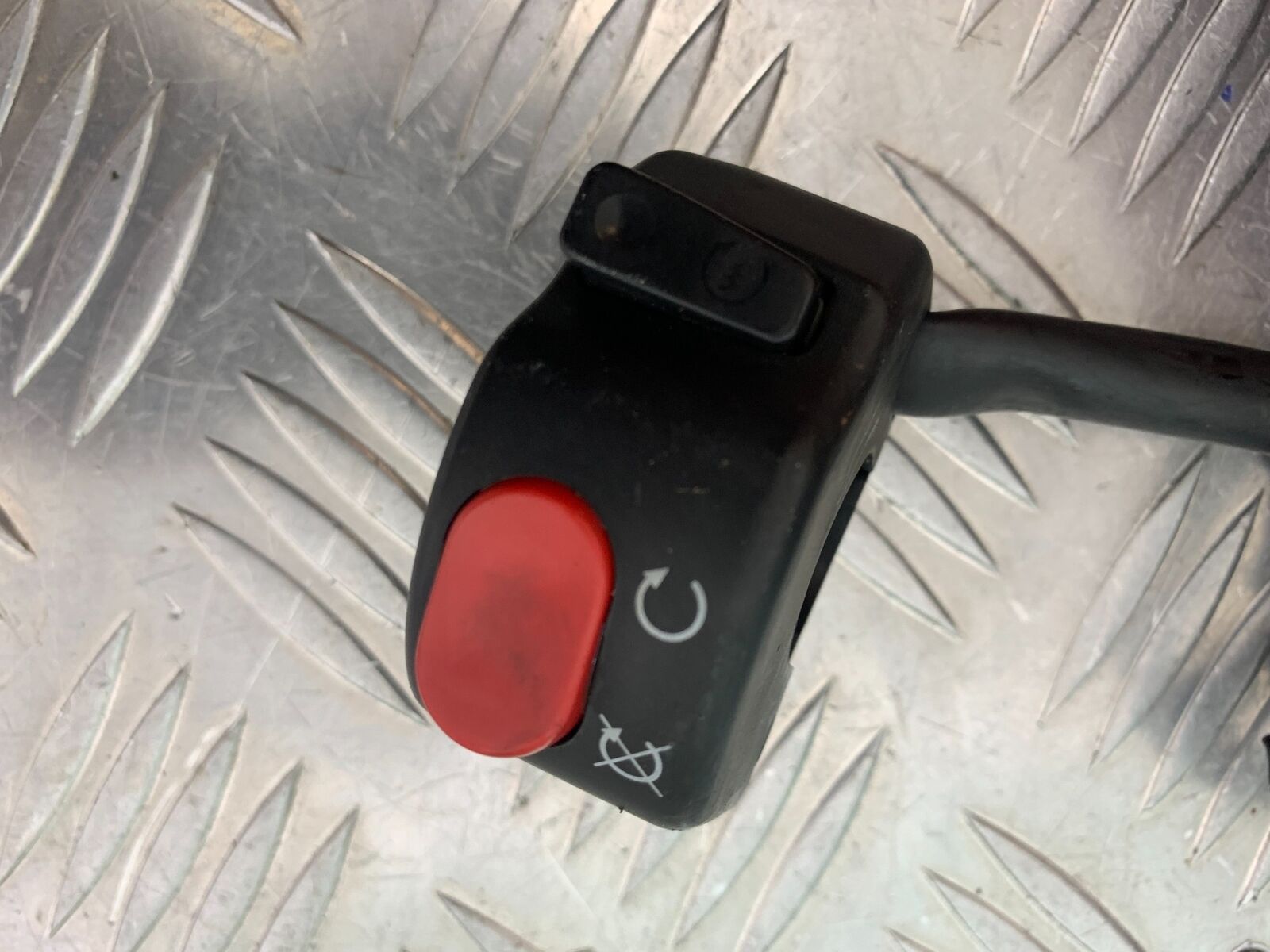 TRIUMPH TIGER 800 XC RIGHT SWITCH GEAR YEAR 2011-2014 (CMB1022)