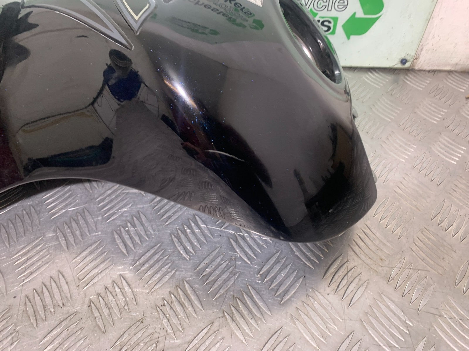KAWASAKI GTR1400 GTR 1400 PETROL TANK YEAR 2007-09(CMB1174)