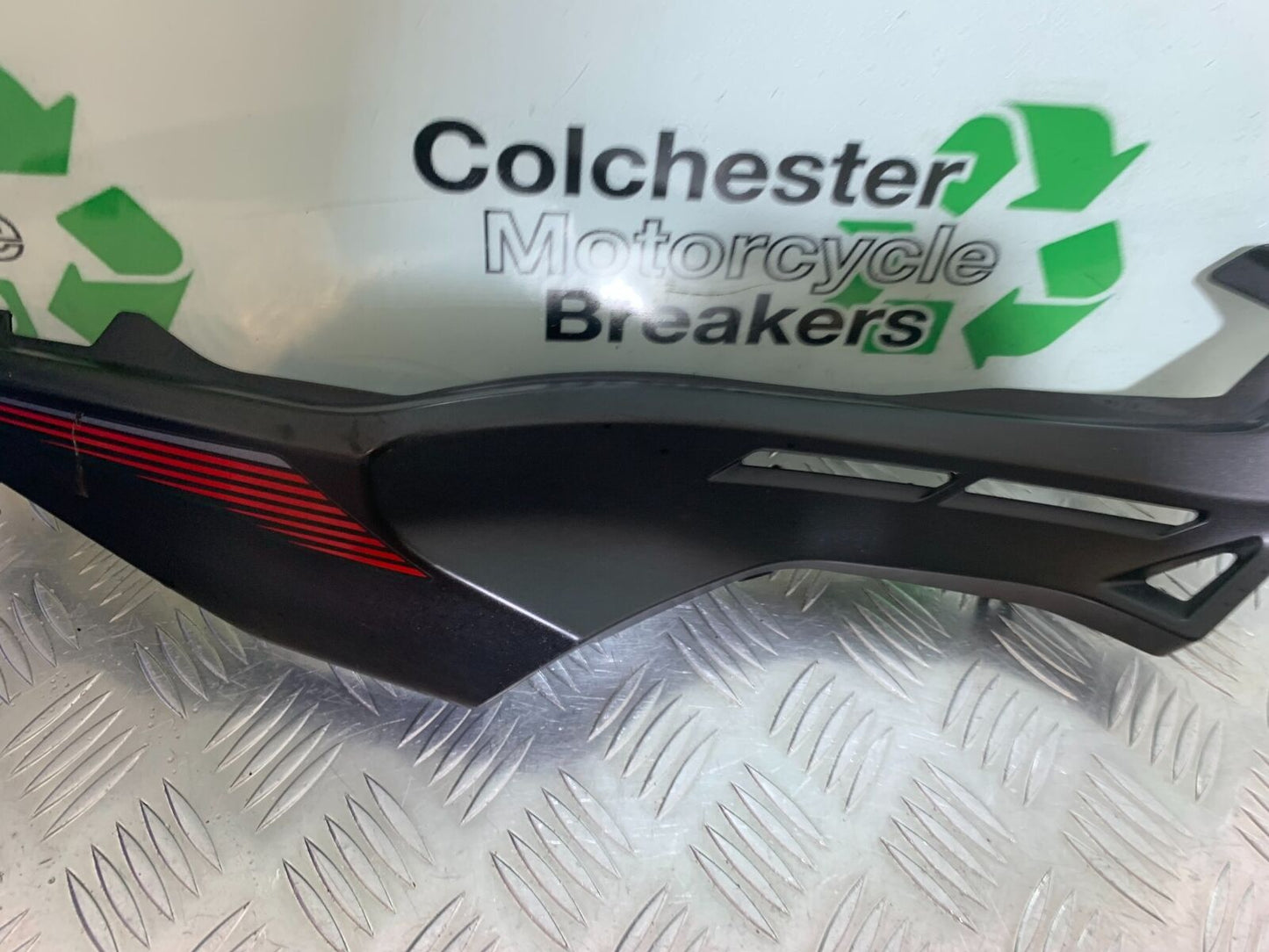 HONDA CBR650 F CBR 650F RIGHT SEAT PANEL  YEAR 2014-2017  (STOCK 998)