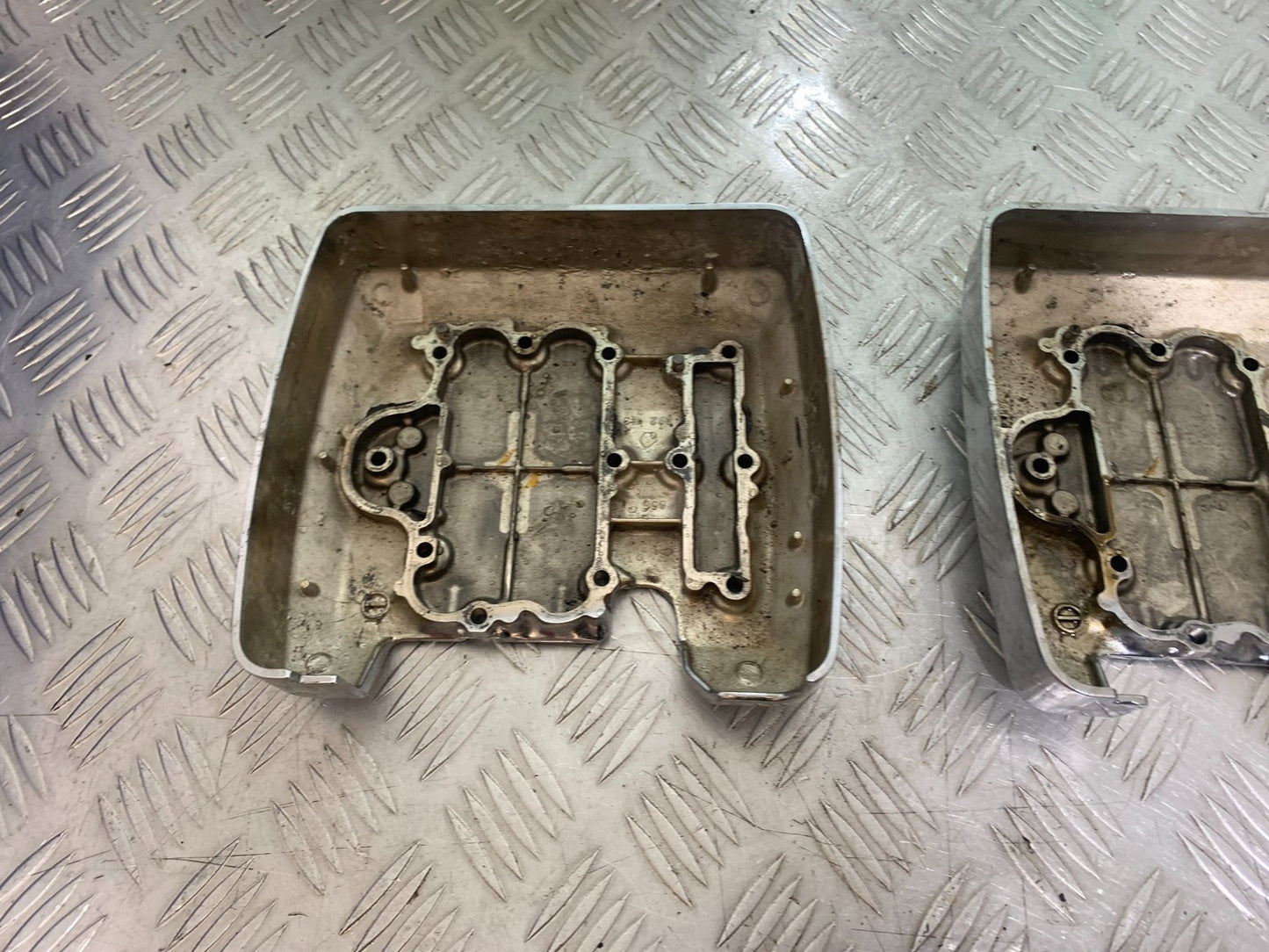 KAWASAKI VN1500 CLASSIC ROCKER COVERS  YEAR 1999 -2006 (CMB1166)