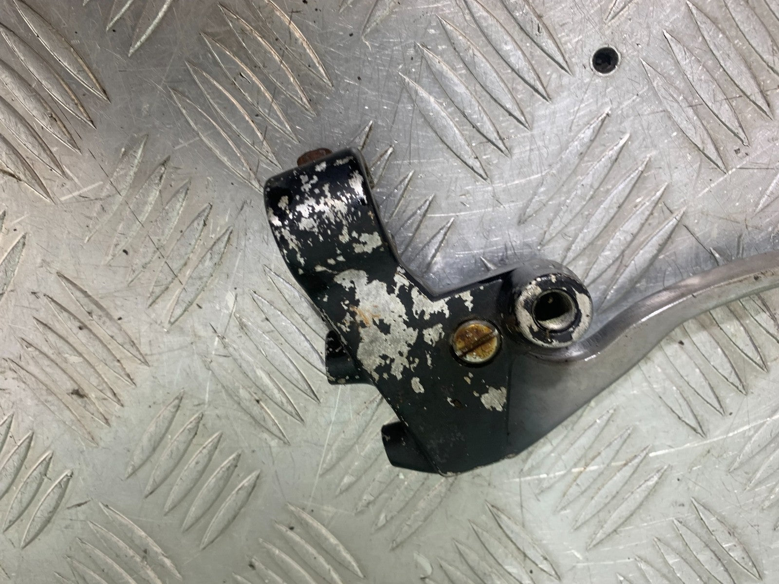 HONDA GL500 GL 500 SILVERWING CLUTCH LEVER AND BRACKET  YEAR 1981-82 (CMB1168)