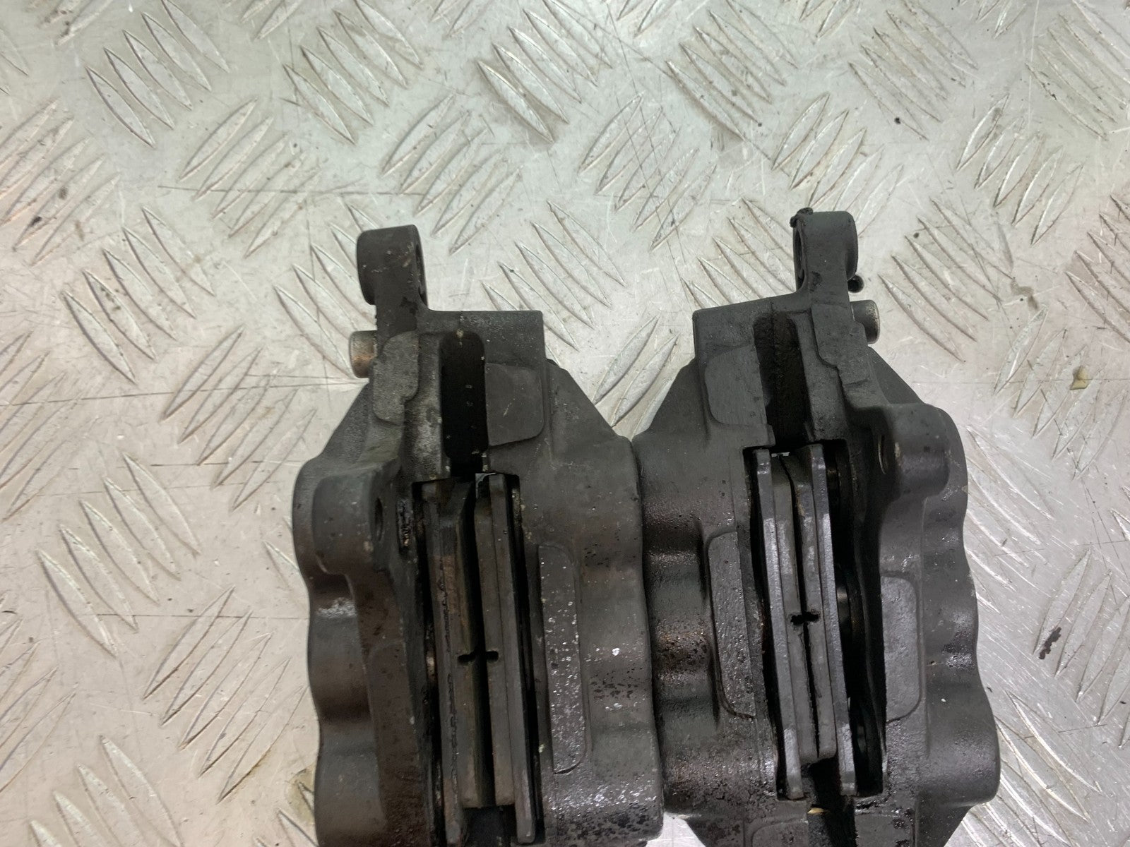 SUZUKI GSF1200 GSF 1200 BANDIT FRONT BRAKE CALIPERS  YEAR 2001-2004 (CMB1188)