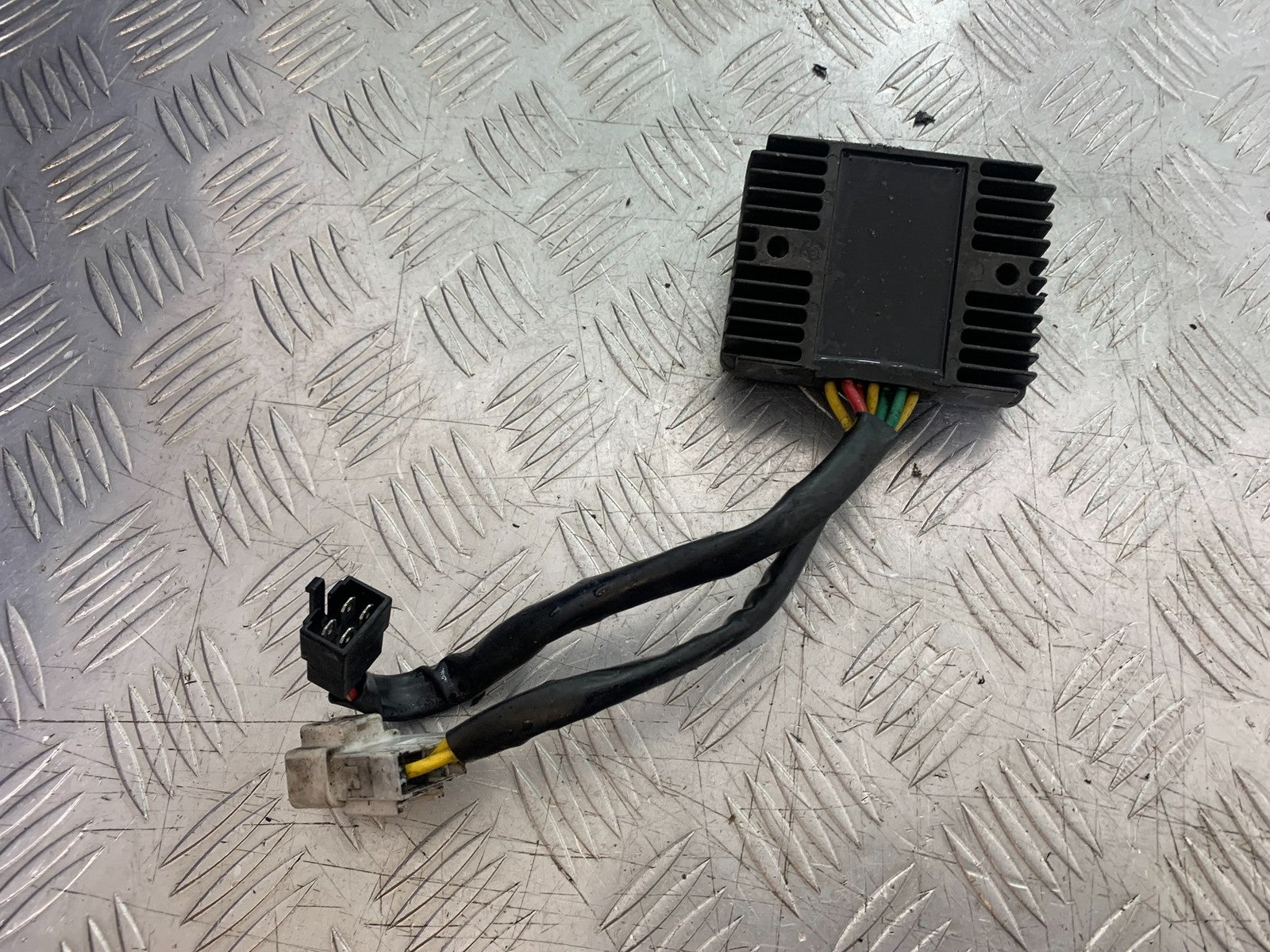 APRILIA SL750 SL 750 SHIVER REGULATOR   YEAR 2008-2016 (CMB1242)