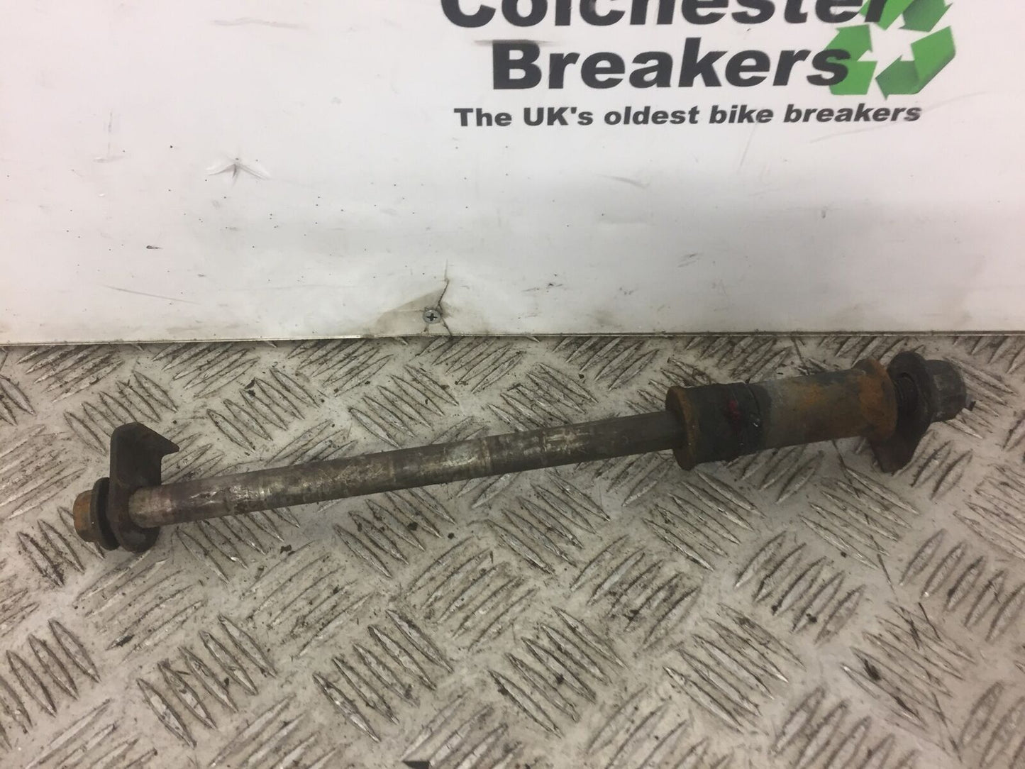 SUZUKI GZ125 GZ 125 MARAUDER REAR WHEEL SPINDLE  YEAR 2003
