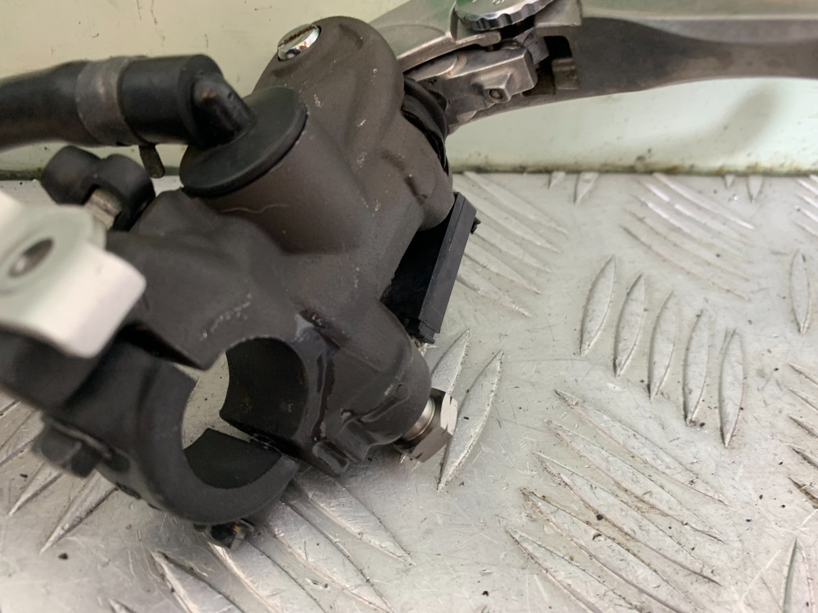 HONDA CBR1000 RR FRONT MASTER CYLINDER YEAR  2008-2011  (CMB1330)
