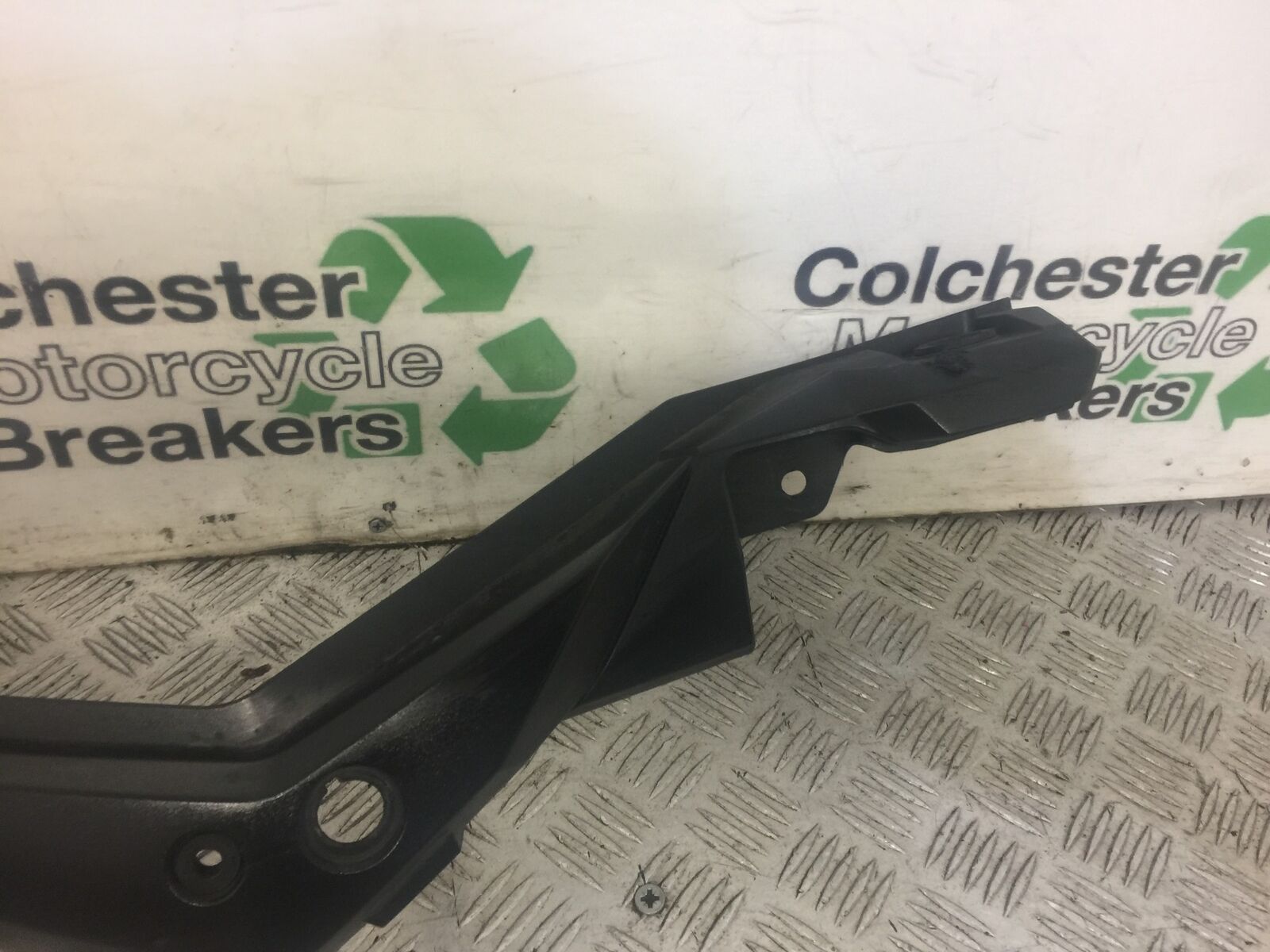 SUZUKI DL 650 V-STROM LEFT SEAT PANEL YEAR 2017 (STOCK 638)