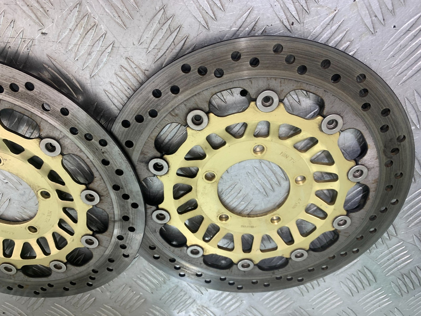 TRIUMPH 1050 SPRINT ST FRONT BRAKE DISCS  YEAR 2004-2007 (CMB1197)