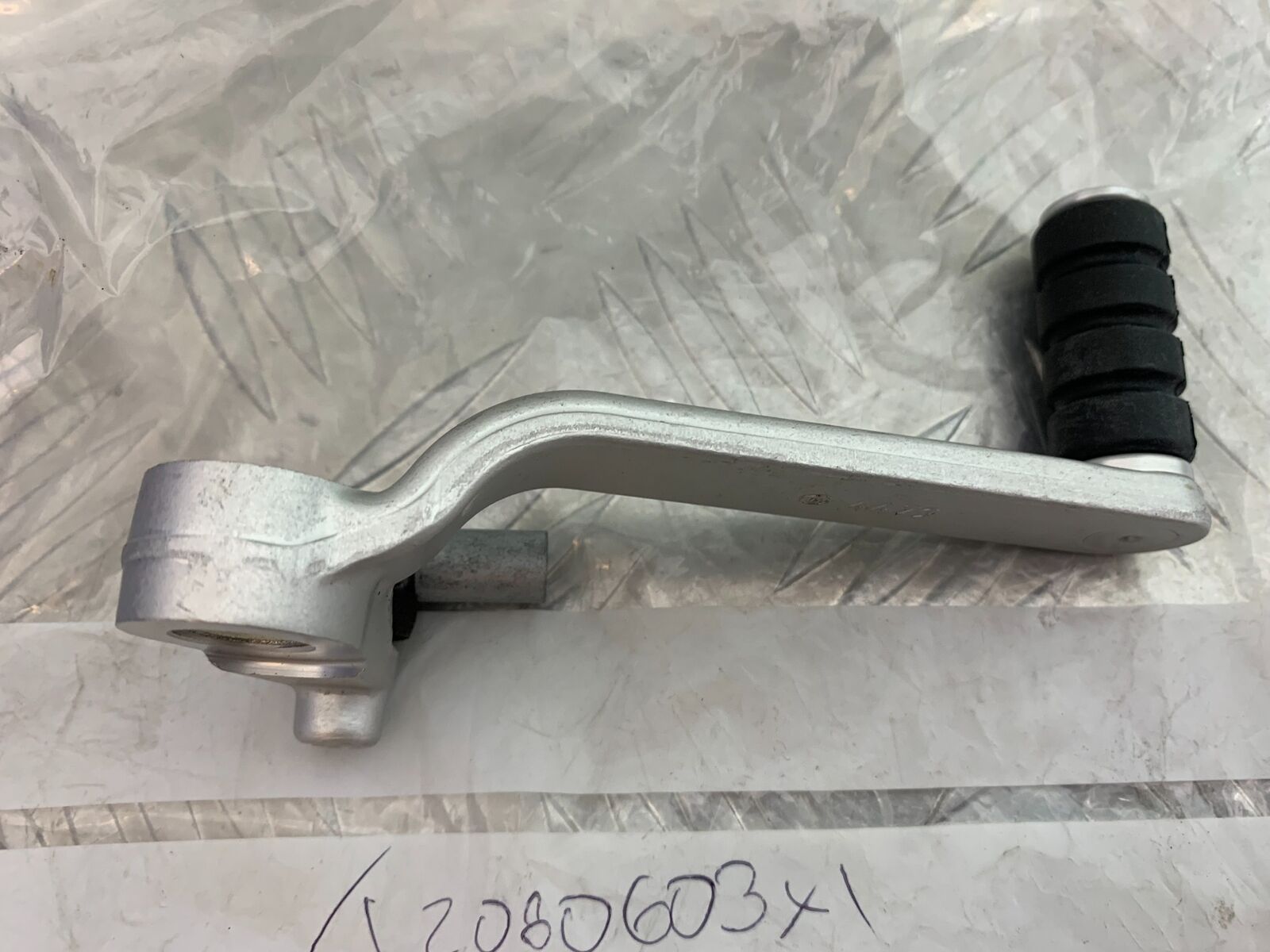 TRIUMPH 1050 SPEED TRIPLE RS GEAR LEVER   YEAR 2018-2020 (CMB1029)