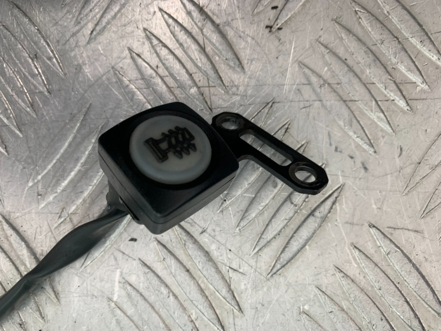 TRIUMPH 675 STREET TRIPLE RX HEATED GRIP SWITCH   2015- 2017 (CMB1299)