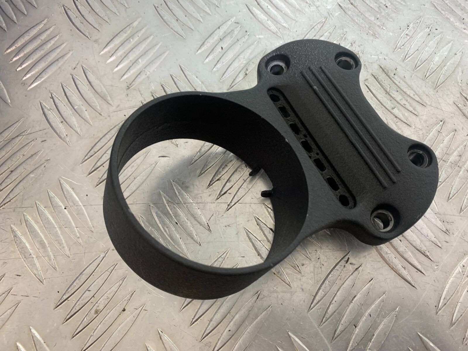 HARLEY DAVIDSON XL883 N IROD SPEEDO MOUNTING BRACKET   YEAR 2020  (CMB1116)