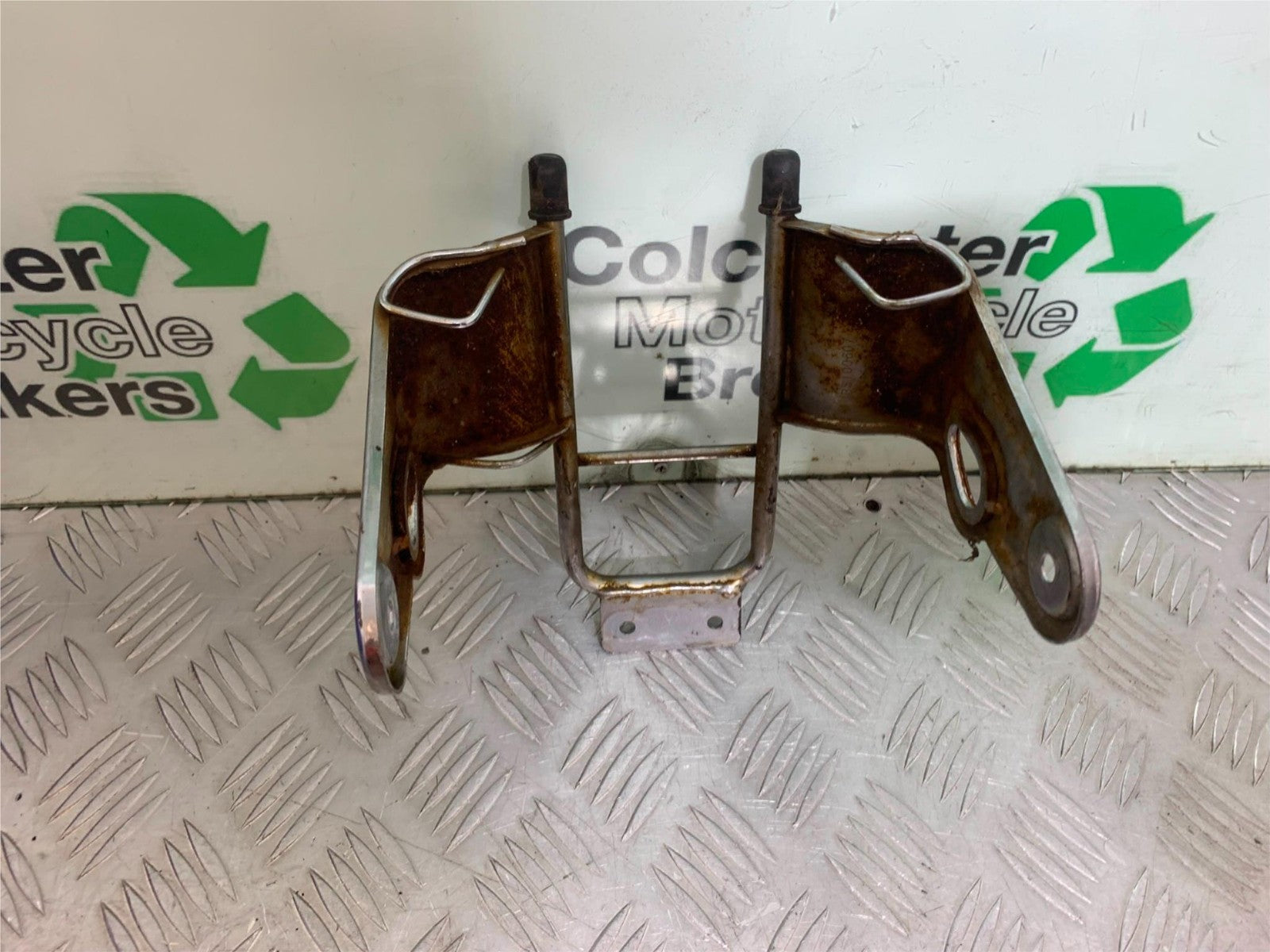YAMAHA YBR125 CUSTOM HEADLIGHT BRACKET  YEAR 2008-2016 (CMB1192)