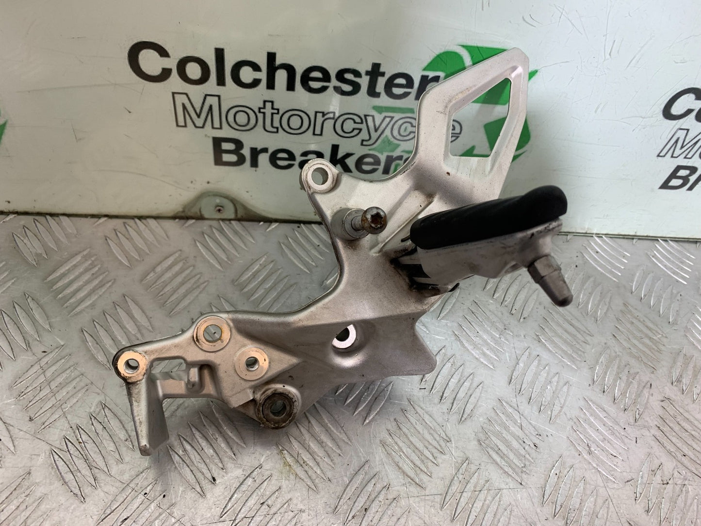 BMW F800 GT FRONT LEFT HANGER AND PEG  YEAR 2013-2017 (CMB1248)