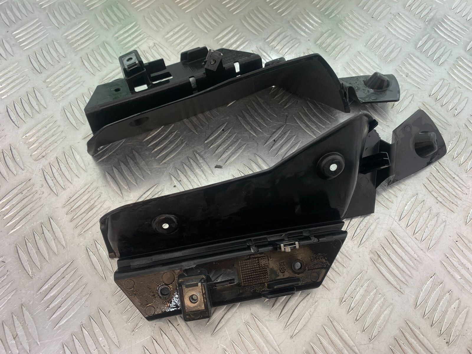 TRIUMPH TIGER 800 INNER INFILLS PANELS  YEAR 2011-2014 (CMB1113)