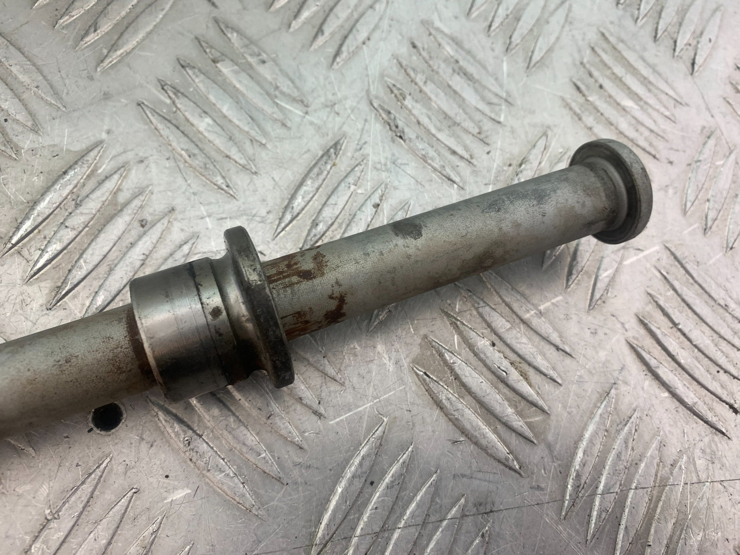 HONDA VTX1300 S-6  FRONT WHEEL SPINDLE  YEAR 2004-09 (CMB1159)