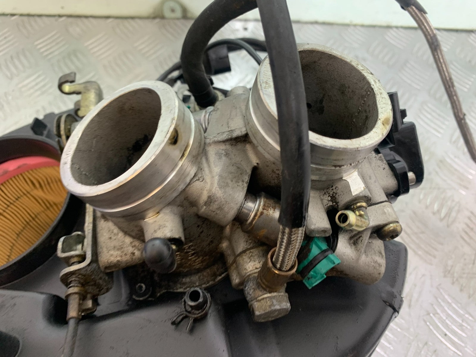 APRILIA RSV1000 RSV 1000 MILLE THROTTLE BODIES   1998- 2003 (CMB1184)