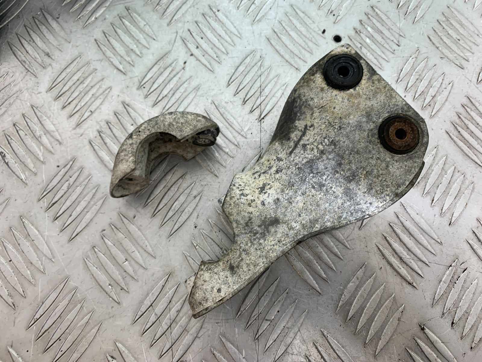 TRIUMPH T509 SPEED TRIPLE HEADLIGHT BRACKET  YEAR 1997-1998 (CMB1144)