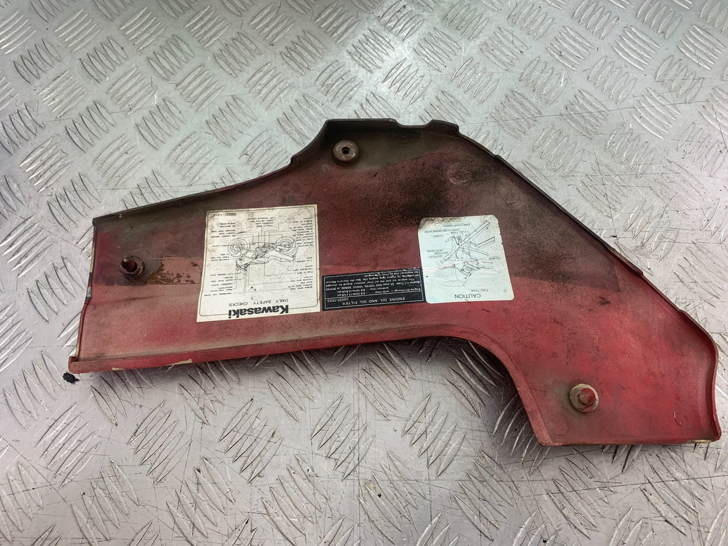 KAWASAKI GPZ600 GPZ 600 RIGHT SEAT PANEL YEAR 1988-90  (CMB1258)