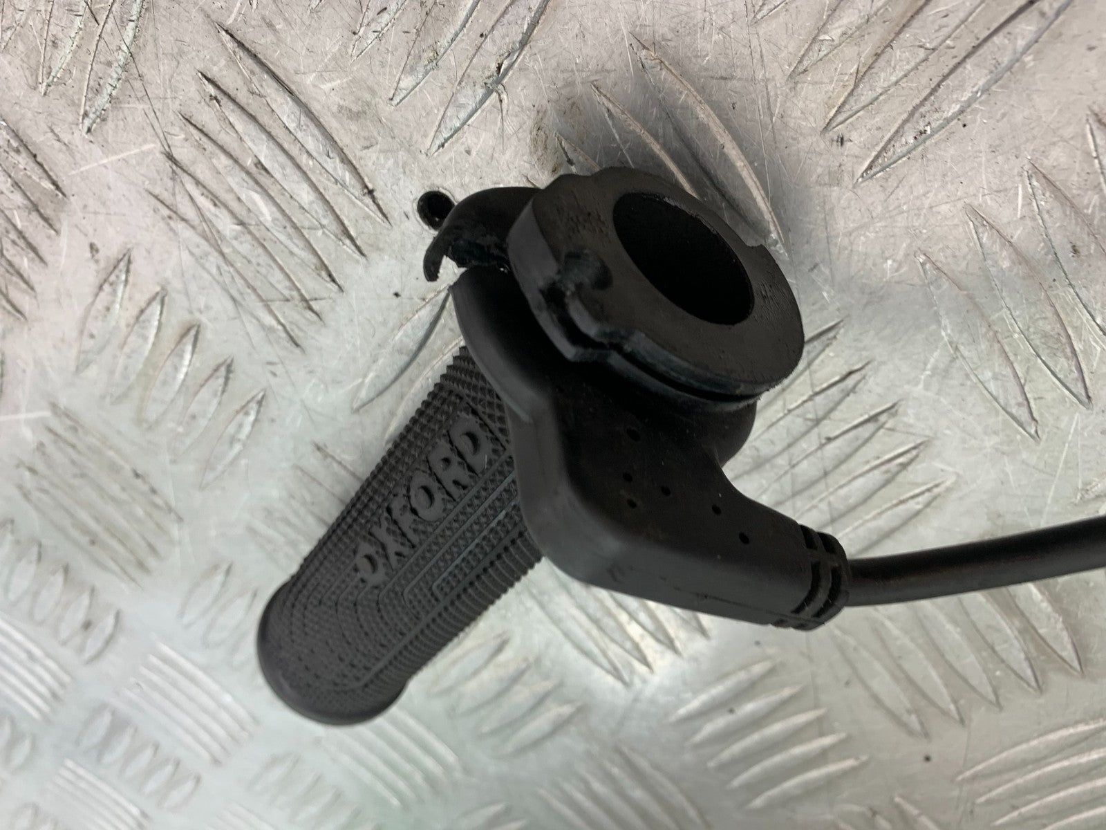 KTM 125 DUKE THROTTLE TWIST GRIP  YEAR 2018-2023 (CMB1185)