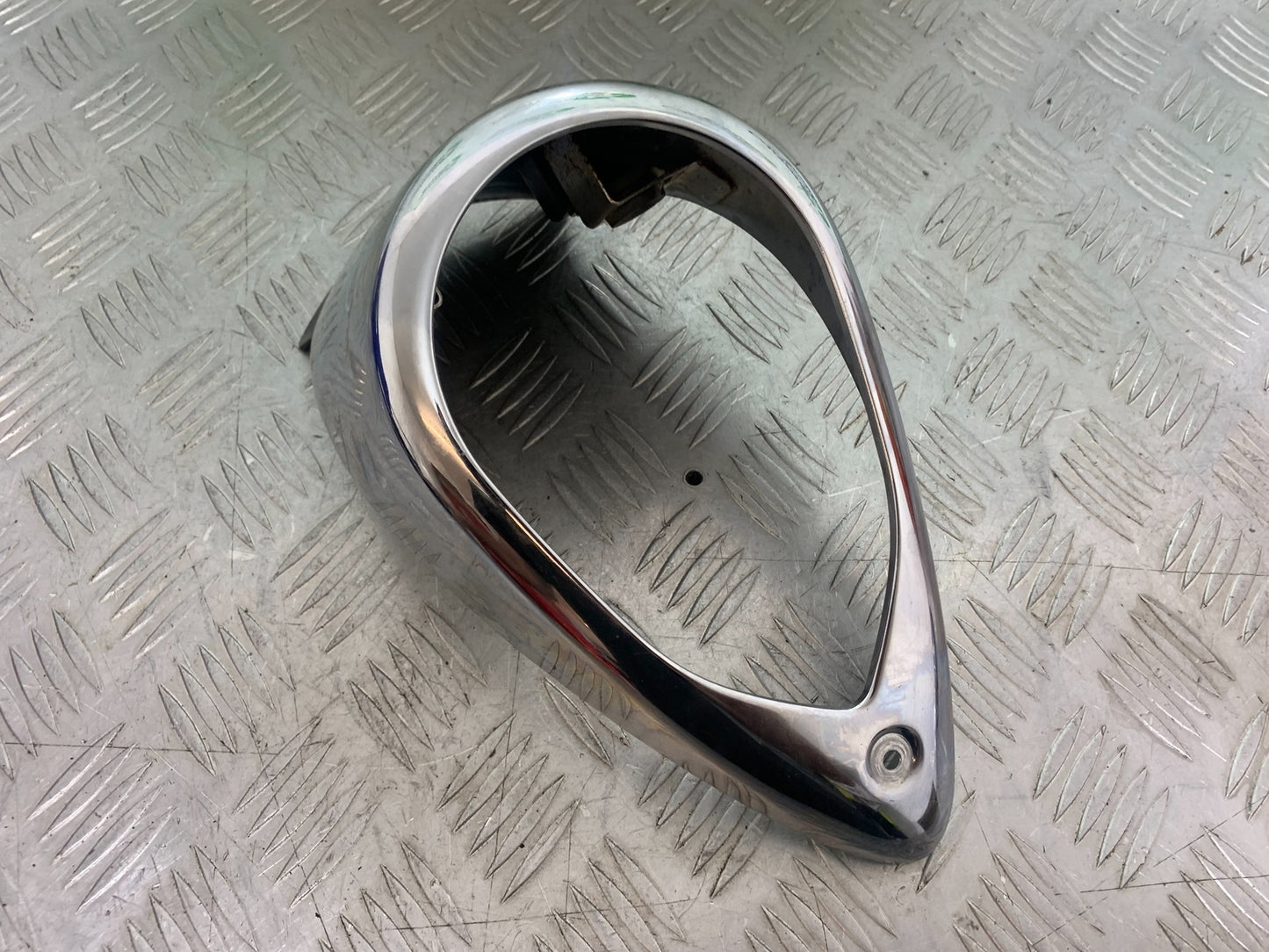KAWASAKI VN1500 CLASSIC CLOCK SURROUND  YEAR 1999 -2006 (CMB1166)