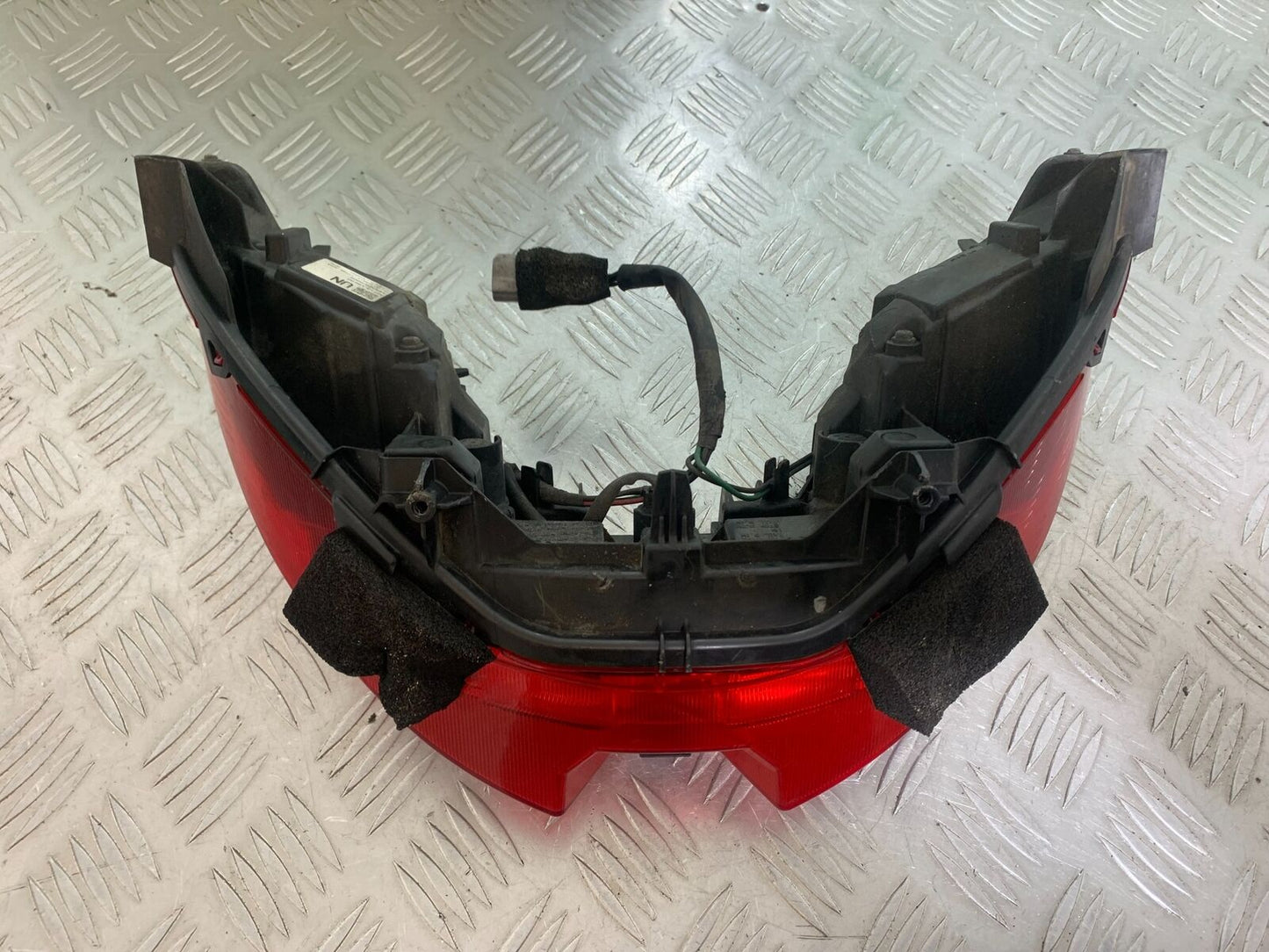 SUZUKI AN400 AN 400 BURGMAN REAR LIGHT YEAR 2017-2024 (CMB1118)