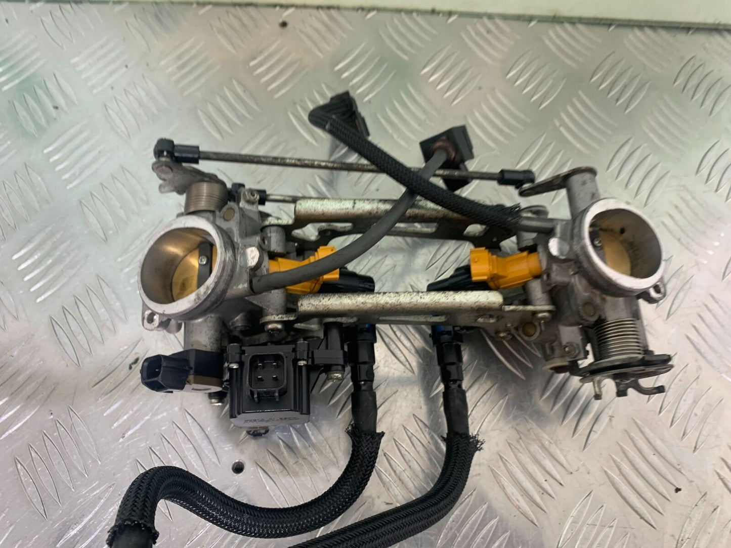 SUZUKI DL 650 V-STROM THROTTLE BODIES YEAR 2016 (STOCK 996)