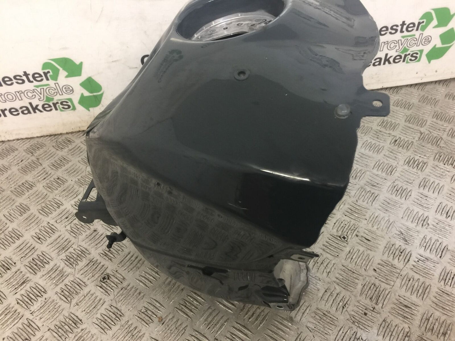 BMW S1000 R PETROL TANK YEAR 2018  (STOCK 645)