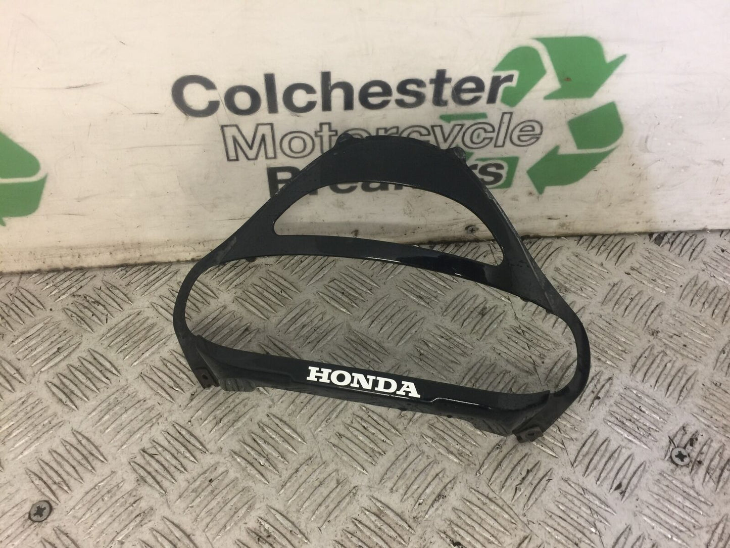 HONDA CBR900 FIREBLADE REAR LIGHT SURROUND  YEAR 1998 - 99 (STOCK 621)