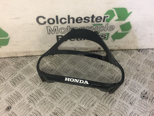 HONDA CBR900 FIREBLADE REAR LIGHT SURROUND  YEAR 1998 - 99 (STOCK 621)