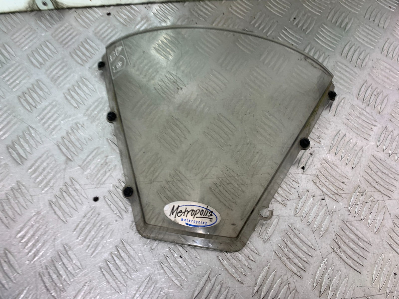 TRIUMPH 955i DAYTONA SCREEN  YEAR 2002-2006 (CMB1229)