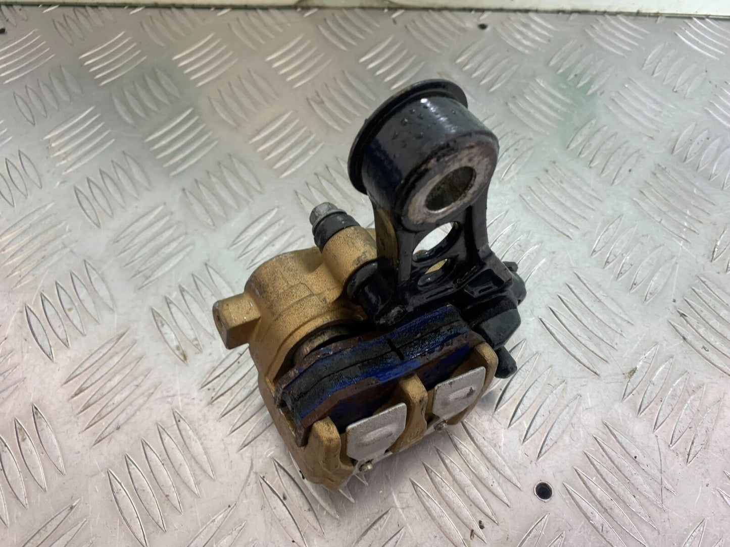 HONDA VFR400 VFR 400 NC21 REAR BRAKE CALIPER    YEAR 1986-87 (CMB1043)