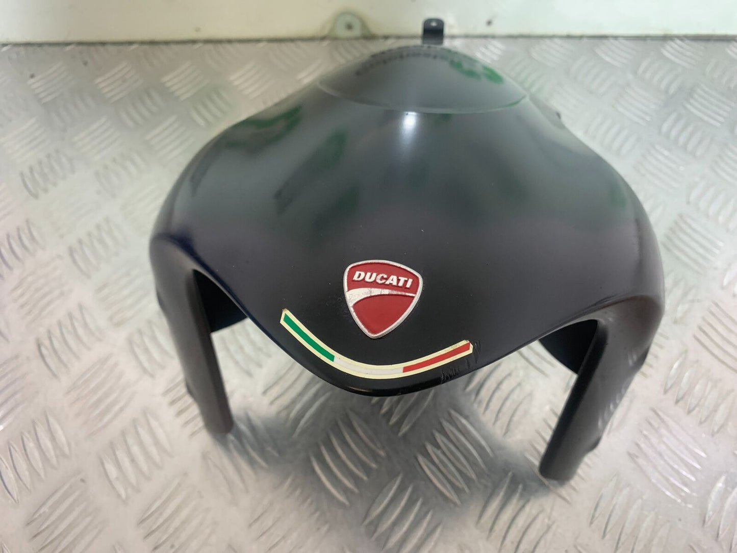 DUCATI DIAVEL 1200 PETROL FRONT MUDGUARD   YEAR 2014-17 (CMB1054)