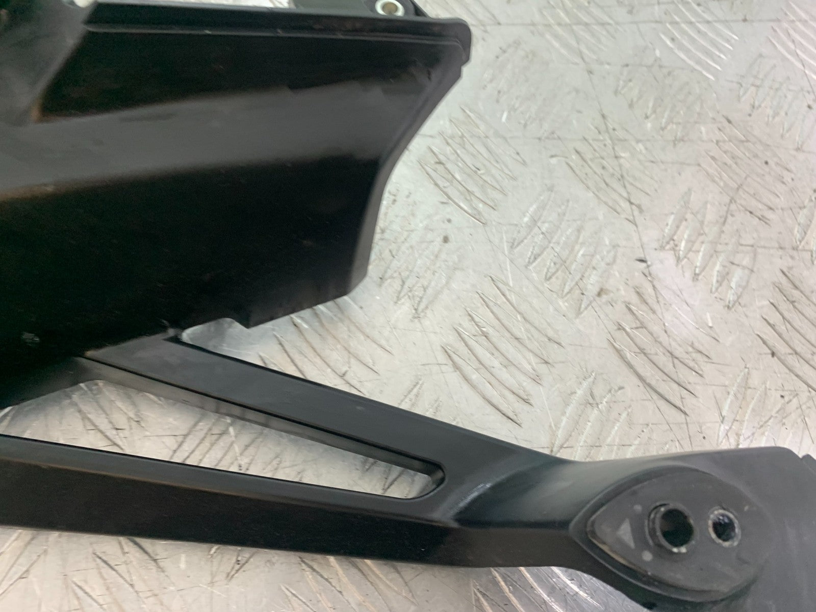 HONDA CBR1000 rr FIREBLADE LEFT REAR INDICATOR MOUNT  2008-2011 (CMB1253)